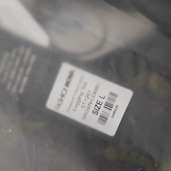 ๐FASHION NOVA Camo Leggin Set in Brown/Green Camo - Picture 8 of 11